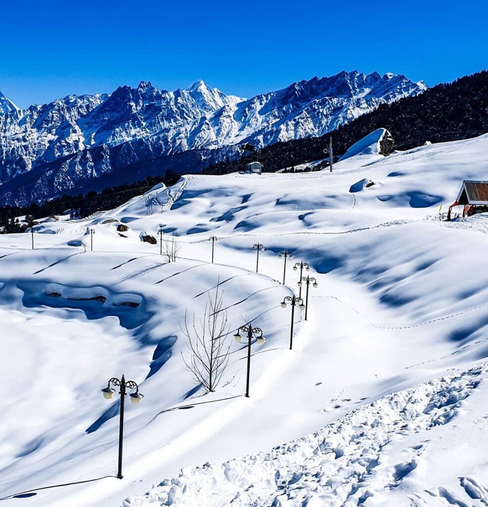 Skiing and snow slopes resort in Auli Uttarakhand