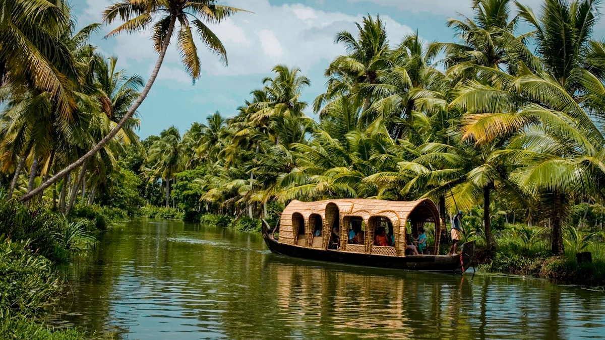 Alleppey Luxury Houseboat Honeymoon: Private Backwater Cruises & Sunset Lagoons