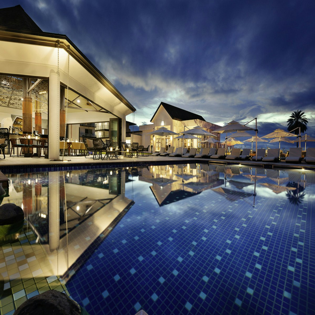 Kumarakom Luxury Honeymoon: Lakefront Pool Villas, Bird Sanctuaries & Ayurvedic Bliss